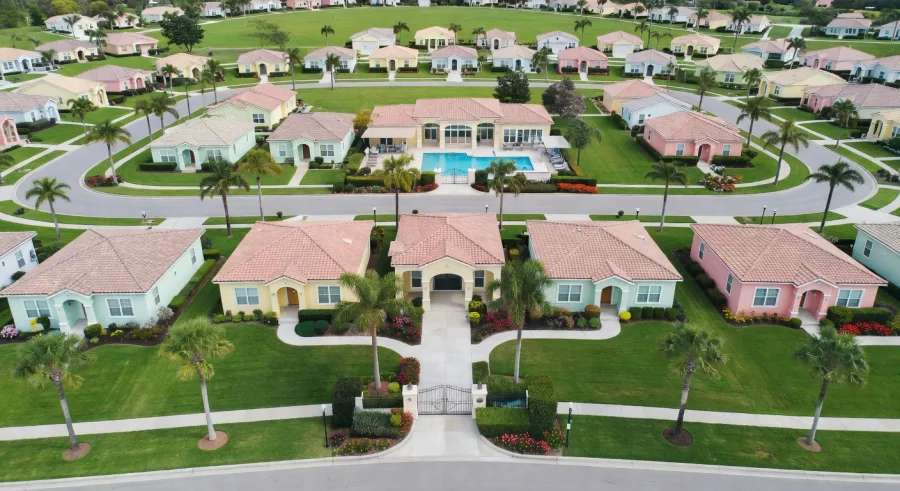 How Living in a 55+ Community or HOA Could Be Costing You More on Home Insurance — or Saving You Money